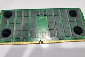 Micron представила модулі оперативної пам’яті DDR5-8800 на 256 ГБ фото